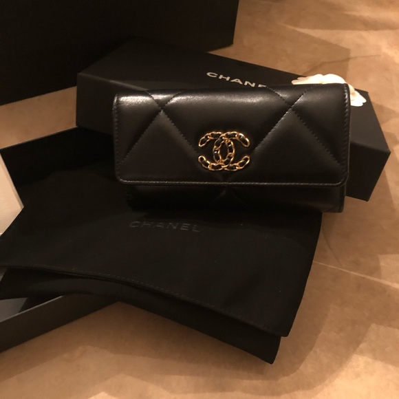 🖤CHANEL 🖤 - Picture 2 of 8